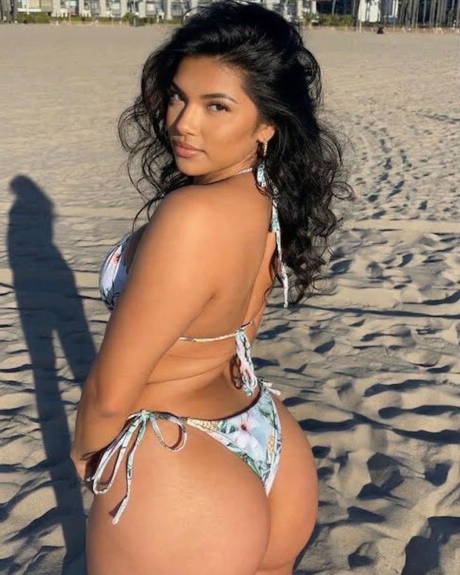 Meet Eliza Vixxxen – A True Fantasy Come to Life